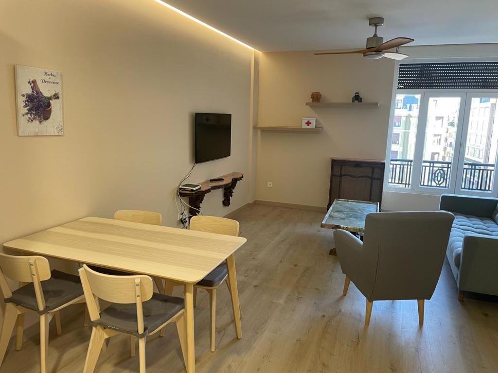 Apartamentos Gyc Vistas A Santo Domingo León Extérieur photo