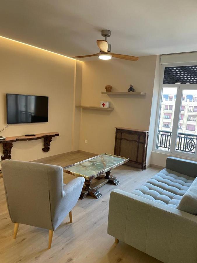 Apartamentos Gyc Vistas A Santo Domingo León Extérieur photo